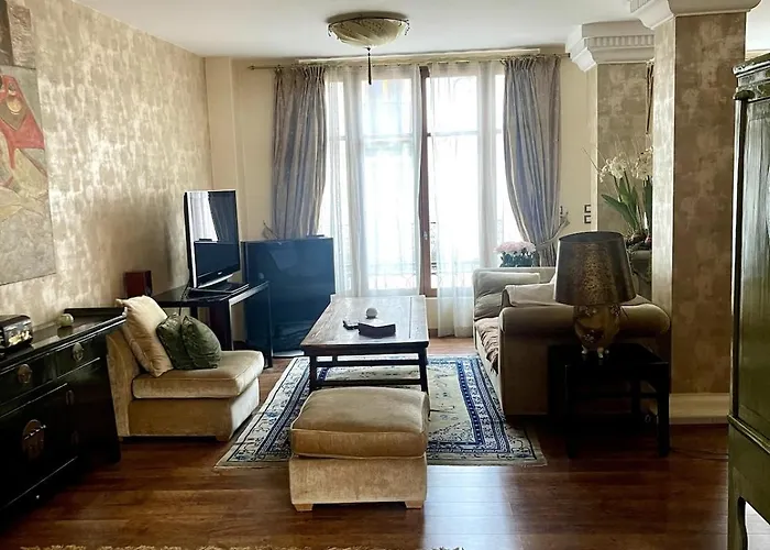 Le 42 Authentique Terrasse Et Parking Prive Dijon