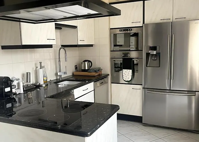 Le 42 Authentique Terrasse Et Parking Prive Dijon